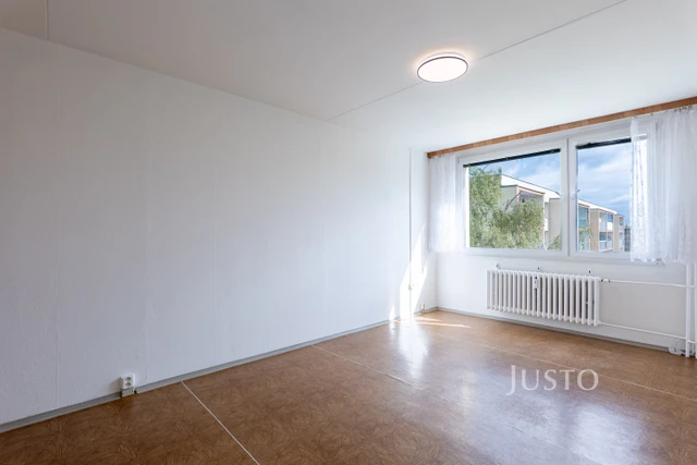 Pronájem 2+kk, 42 m², Nevanova, Praha 17 - Řepy