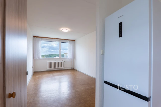Pronájem 2+kk, 42 m², Nevanova, Praha 17 - Řepy