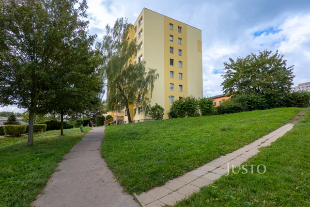 Pronájem 2+kk, 42 m², Nevanova, Praha 17 - Řepy