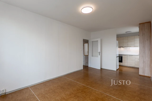 Pronájem 2+kk, 42 m², Nevanova, Praha 17 - Řepy