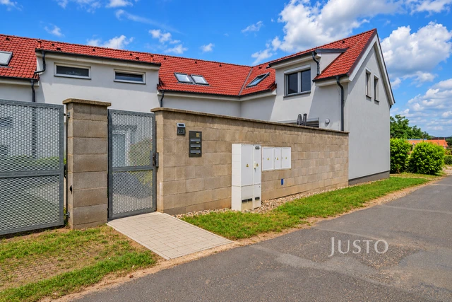 Prodej 4+kk 128 m² + terasa 12 m² + garáž