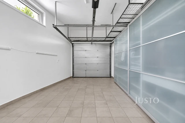 Prodej 4+kk 128 m² + terasa 12 m² + garáž