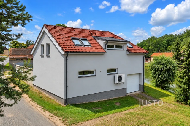 Prodej 4+kk 128 m² + terasa 12 m² + garáž