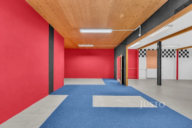Pronájem obchodních prostor 170 m²