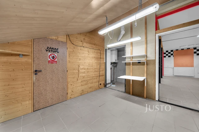 Pronájem obchodních prostor 170 m²