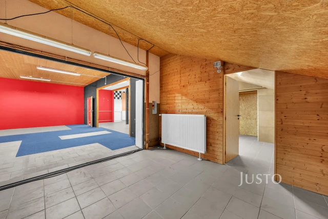Pronájem obchodních prostor 170 m²