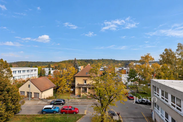Pronájem 2+kk, 53 m² + terasa + garáž, V Jehličí, Praha 4 - Krč