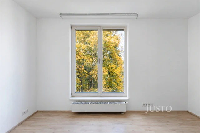 Pronájem 2+kk, 53 m² + terasa + garáž, V Jehličí, Praha 4 - Krč