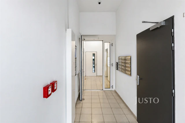 Pronájem 2+kk, 53 m² + terasa + garáž, V Jehličí, Praha 4 - Krč