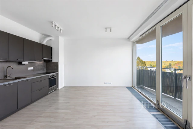 Pronájem 2+kk, 53 m² + terasa + garáž, V Jehličí, Praha 4 - Krč