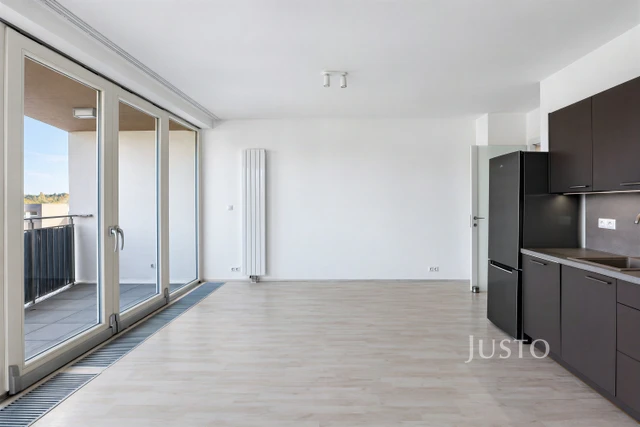 Pronájem 2+kk, 53 m² + terasa + garáž, V Jehličí, Praha 4 - Krč