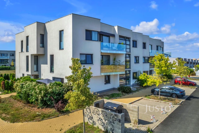 Prodej 2+kk 61 m² + balkón 5 m² + parkování