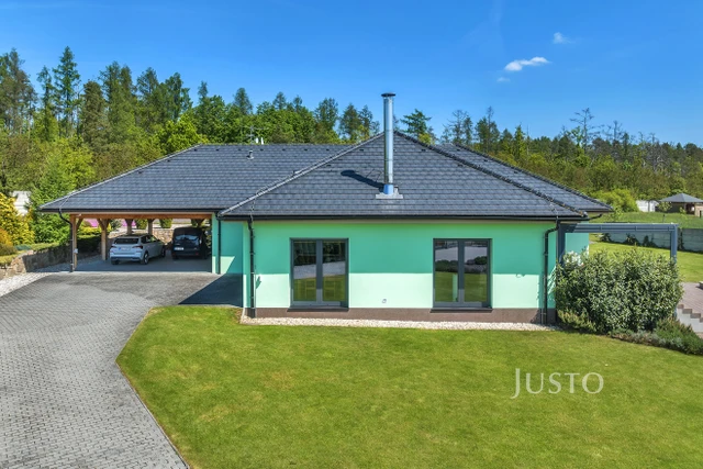 Prodej vily 188 m² s pozemkem 3413 m² + terasa 32 m²