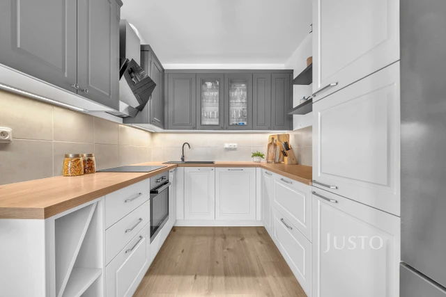 Prodej 2+kk 61 m² + balkón 5 m² + parkování