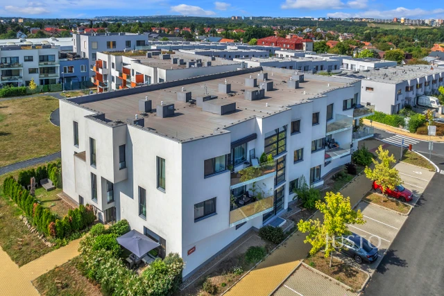 Prodej 2+kk 61 m² + balkón 5 m² + parkování