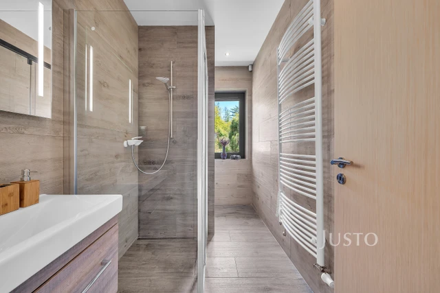 Prodej vily 188 m² s pozemkem 3413 m² + terasa 32 m²