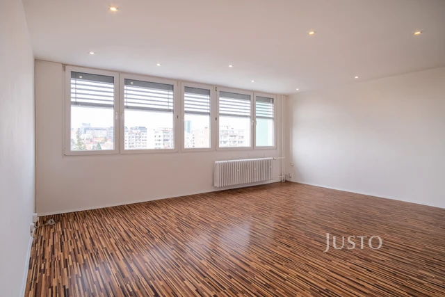 Pronájem 3+1 (+lodžie+komora), 74 m², V Zápolí, Praha 4 - Michle