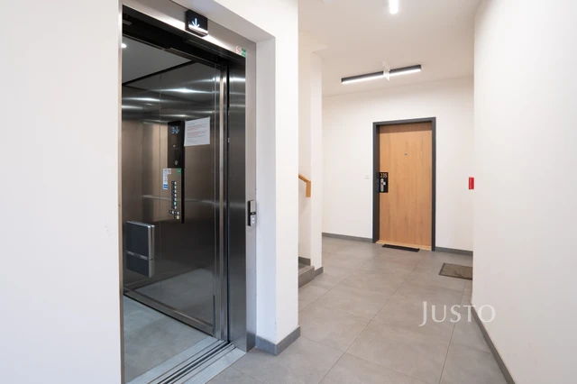 Pronájem luxusního 2+kk, 64 m², Na Parkáně, Beroun