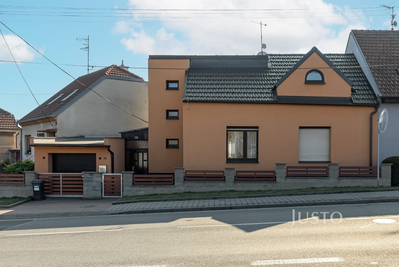 Prodej rodinného domu 175 m² s pozemkem 2030 m² + balkón
