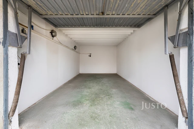 Pronájem garáže 16 m² s pozemkem 38 m²