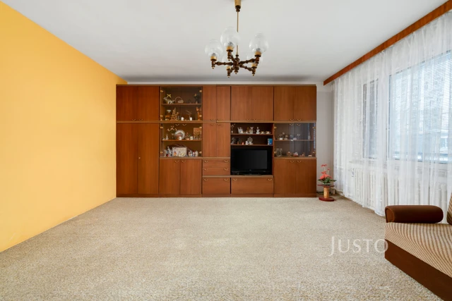 Prodej rodinného domu 253 m² s pozemkem 261 m² + lodžie 16 m² + balkón 8 m²