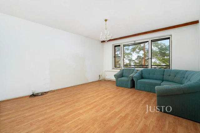 Prodej rodinného domu 253 m² s pozemkem 261 m² + lodžie 16 m² + balkón 8 m²