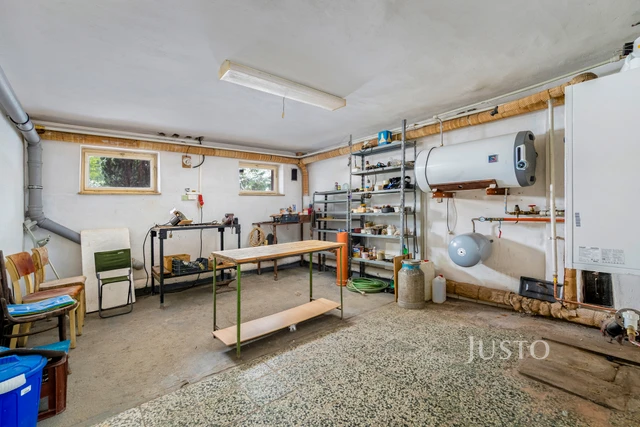 Prodej rodinného domu 253 m² s pozemkem 261 m² + lodžie 16 m² + balkón 8 m²