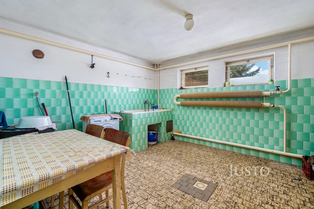 Prodej rodinného domu 253 m² s pozemkem 261 m² + lodžie 16 m² + balkón 8 m²