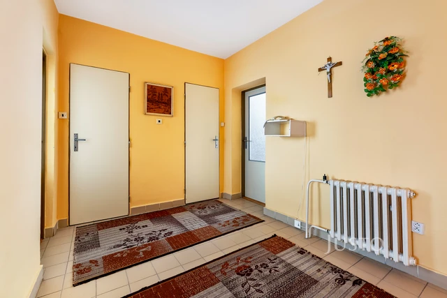 Prodej rodinného domu 253 m² s pozemkem 261 m² + lodžie 16 m² + balkón 8 m²