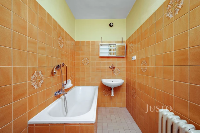 Prodej rodinného domu 253 m² s pozemkem 261 m² + lodžie 16 m² + balkón 8 m²