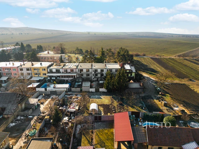 Prodej rodinného domu 253 m² s pozemkem 261 m² + lodžie 16 m² + balkón 8 m²