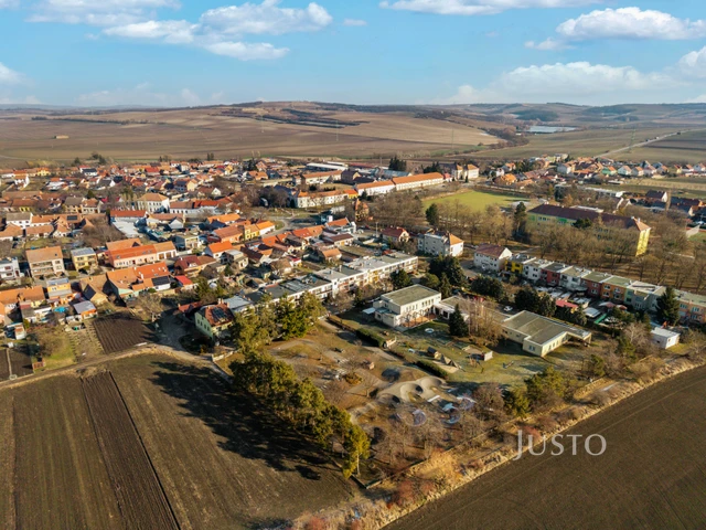 Prodej rodinného domu 253 m² s pozemkem 261 m² + lodžie 16 m² + balkón 8 m²