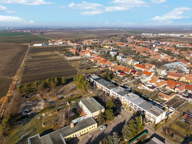 Prodej rodinného domu 253 m² s pozemkem 261 m² + lodžie 16 m² + balkón 8 m²