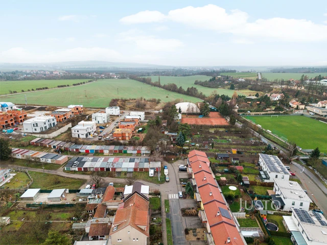 Pronájem skladů 16 m² s pozemkem 38 m²