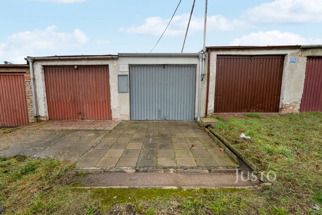 Pronájem skladů 16 m² s pozemkem 38 m²