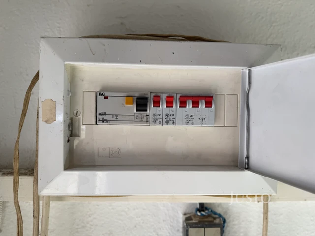 Pronájem skladů 16 m² s pozemkem 38 m²