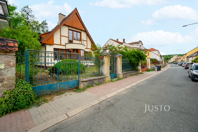 Prodej rodinného domu 153 m² s pozemkem 1 001 m² + terasa
