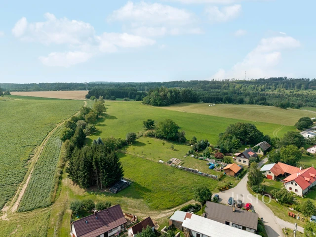 Prodej pozemku 2 476 m²
