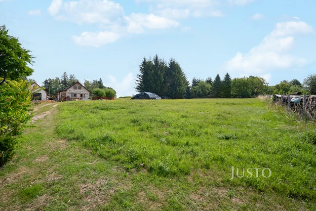 Prodej pozemku 2 476 m²