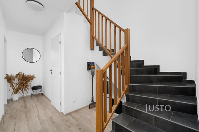 Prodej rodinného domu 136 m² s pozemkem 213 m² + terasa 30 m²