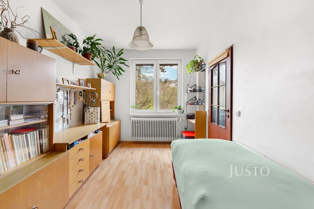 Prodej rodinného domu 308 m² s pozemkem 879 m²
