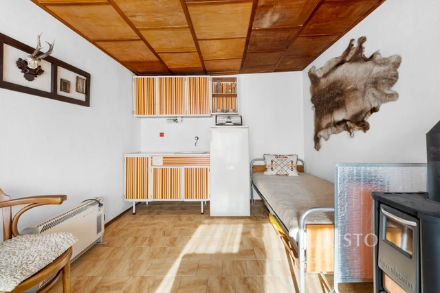 Prodej rodinného domu 175 m² s pozemkem 2030 m² + balkón