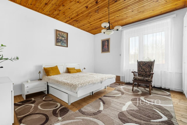 Prodej rodinného domu 175 m² s pozemkem 2030 m² + balkón