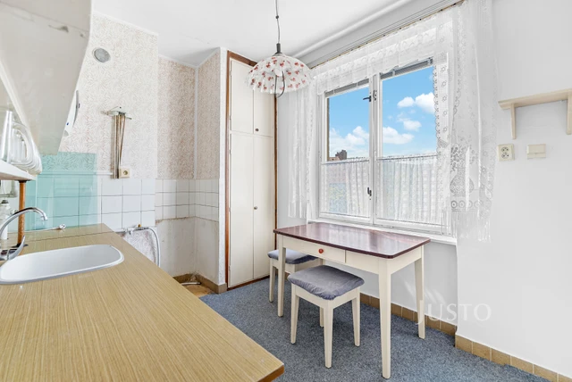 Prodej 2+1 57 m² + balkón 2 m² + parkování