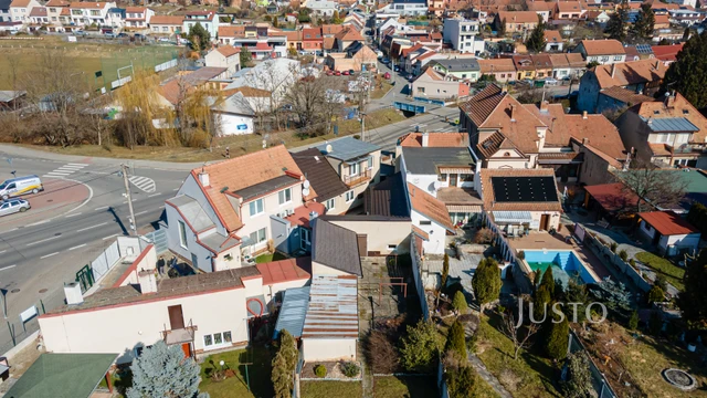 Prodej rodinného domu 175 m² s pozemkem 2030 m² + balkón