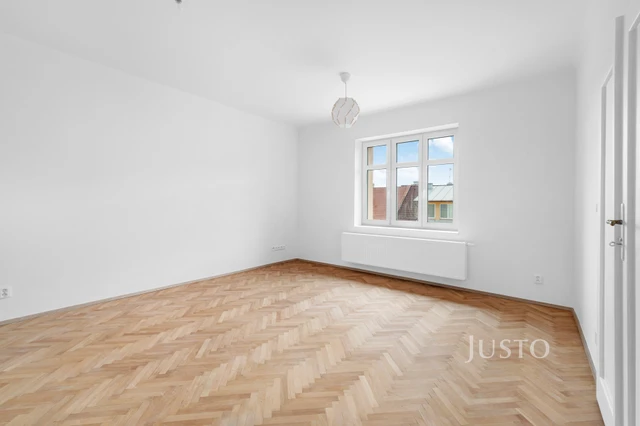Pronájem 3+kk 79 m² + balkón 2 m² + parkování