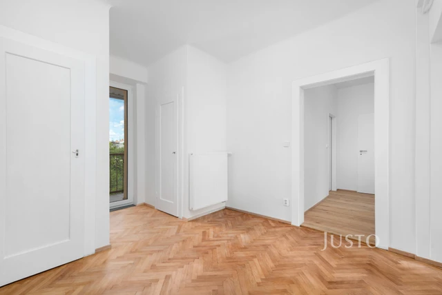 Pronájem 3+kk 79 m² + balkón 2 m² + parkování