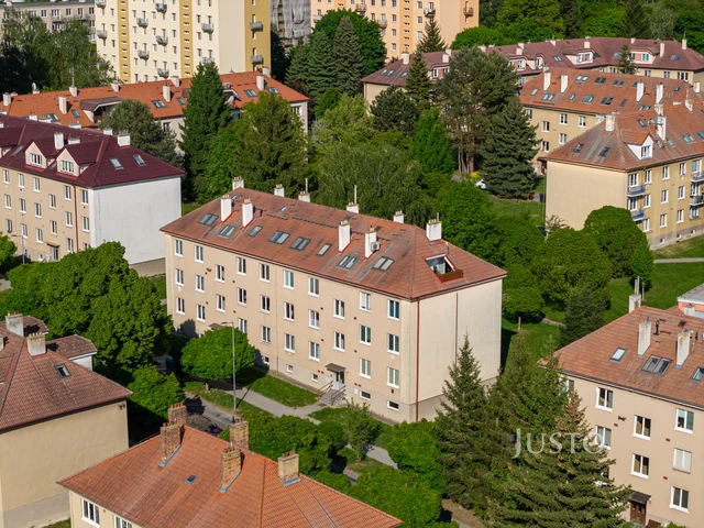 Prodej 2+1 57 m² + balkón 2 m² + parkování