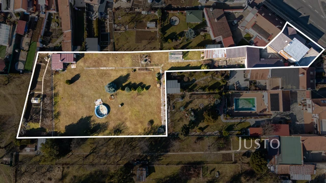 Prodej rodinného domu 175 m² s pozemkem 2030 m² + balkón