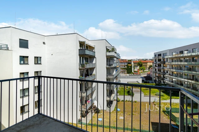 Prodej 4+kk 71 m² + balkón 4 m² + garáž